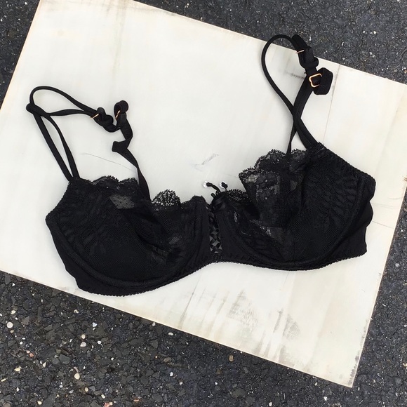 Victoria Secret black lace bra 2 thongs and garter - Picture 1 of 13